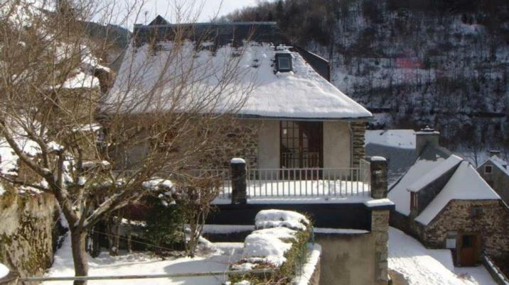 Gite Familial Fouga Bareilles Exterior photo