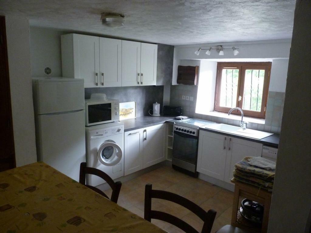 Gite Familial Fouga Bareilles Exterior photo